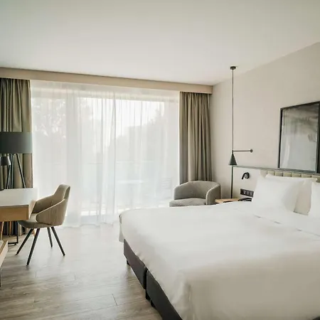 Radisson 4* קולובז'ג