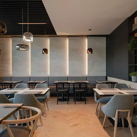 Radisson Ξενοδοχείο 4*